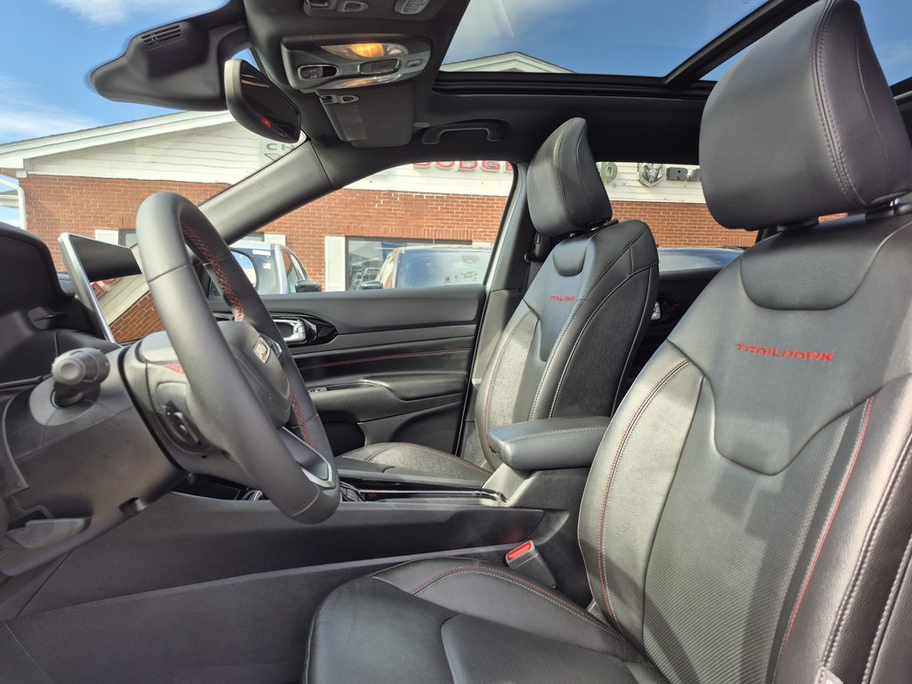 Jeep Compass Trailhawk Elite 2024 à Woodstock, Nouveau-Brunswick - 9 - w1024h768px