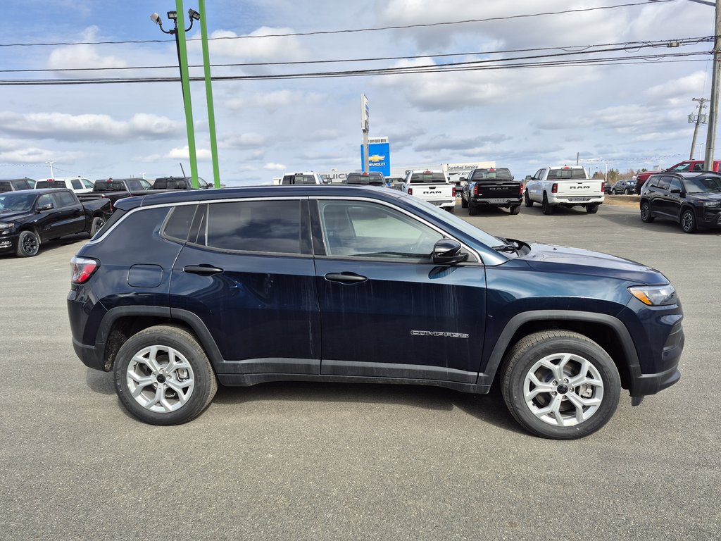 2026 Jeep Compass SPORT in Woodstock, New Brunswick - 3 - w1024h768px