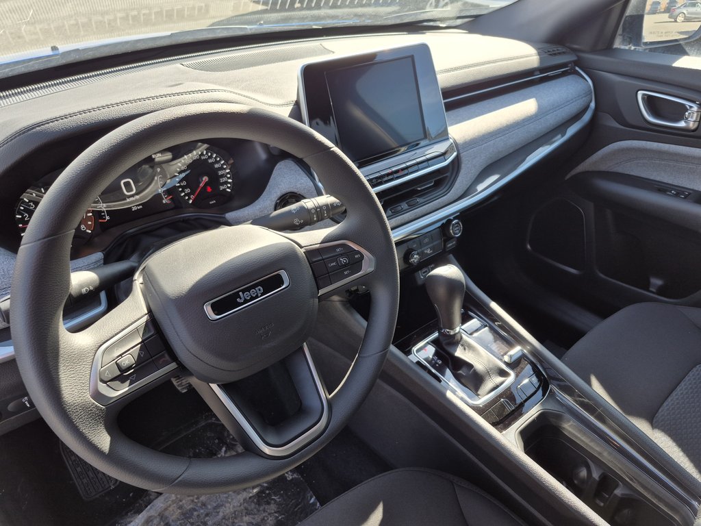 2026 Jeep Compass SPORT in Woodstock, New Brunswick - 10 - w1024h768px