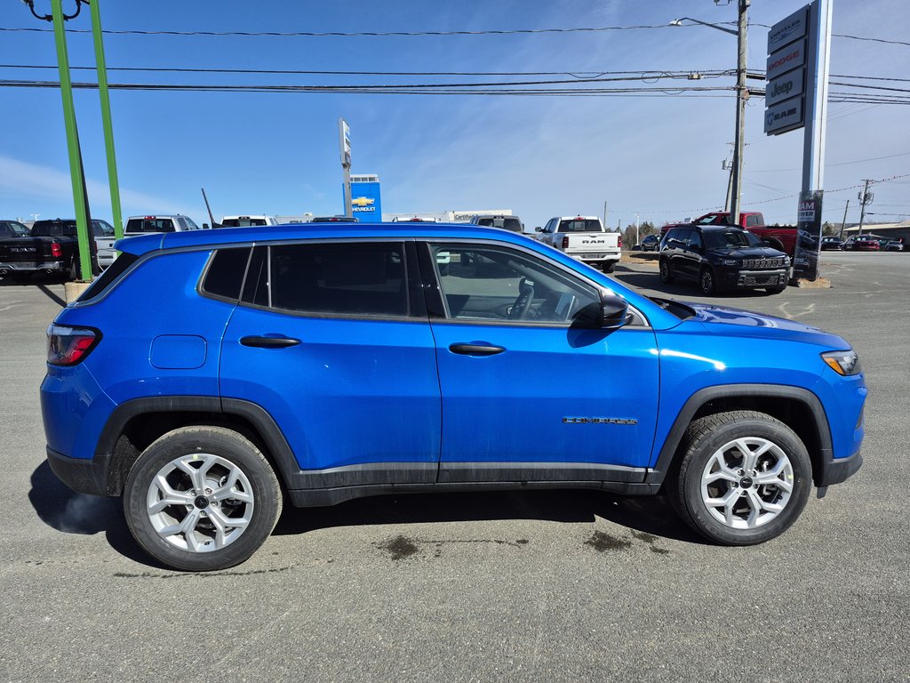2026 Jeep Compass SPORT in Woodstock, New Brunswick - 4 - w1024h768px