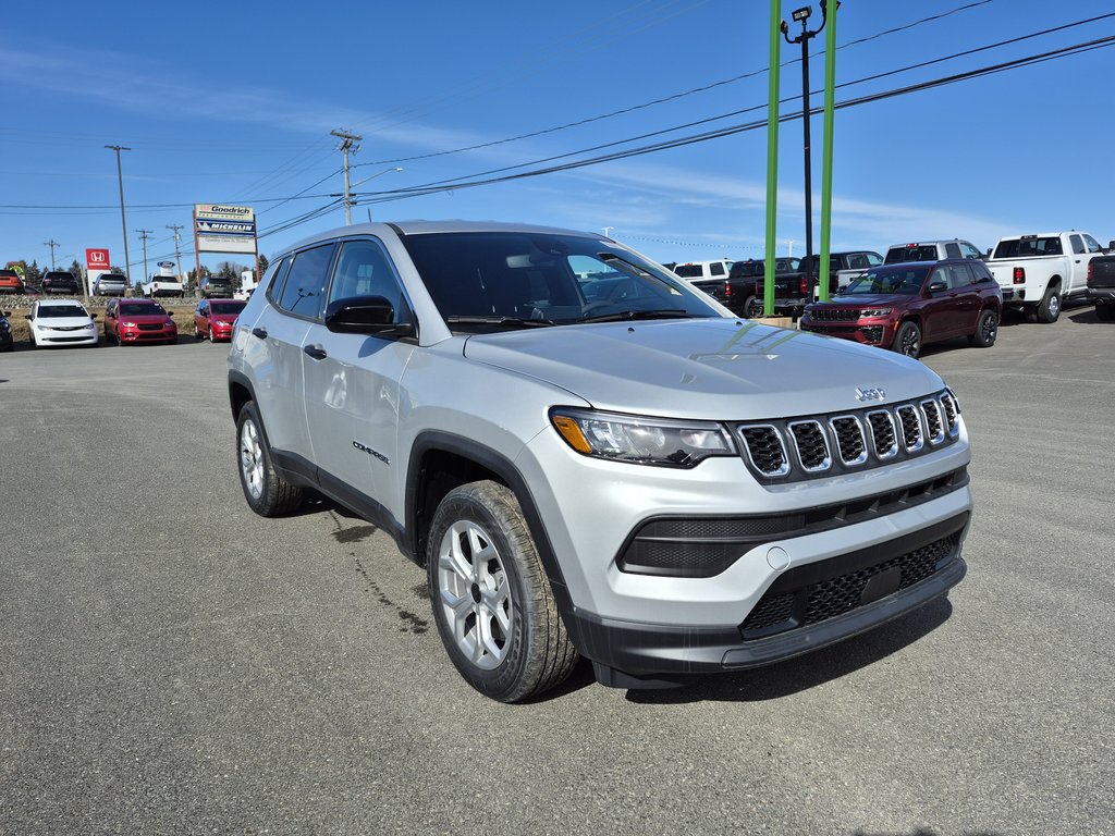 2026 Jeep Compass SPORT in Woodstock, New Brunswick - 3 - w1024h768px
