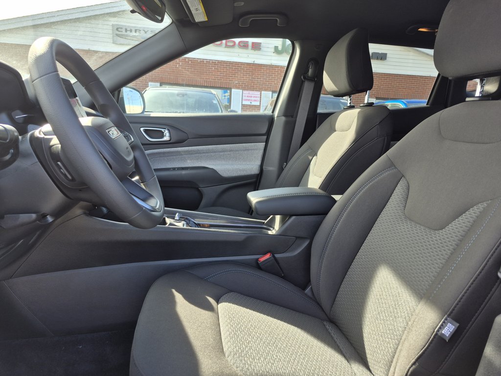 2026 Jeep Compass SPORT in Woodstock, New Brunswick - 8 - w1024h768px