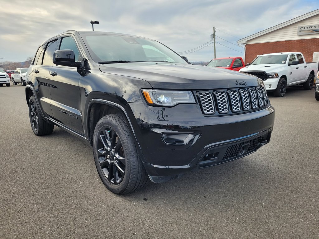 Connell Chrysler in Woodstock | 2020 Jeep Grand Cherokee Altitude #19353B