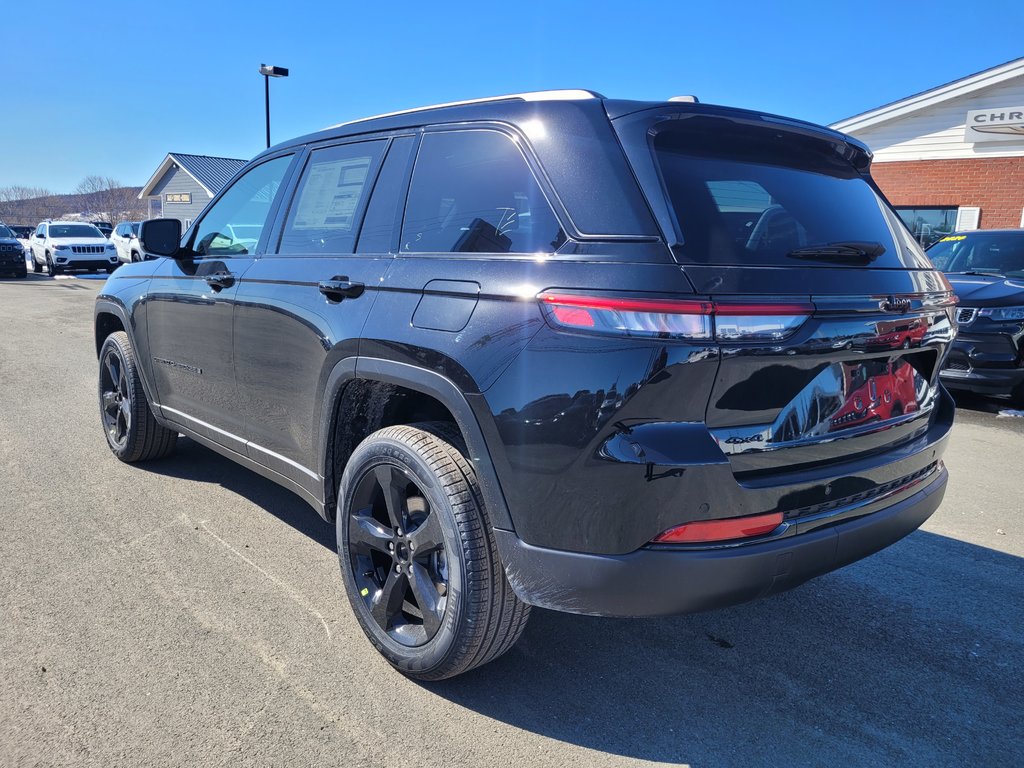 2024  Grand Cherokee LIMITED in Woodstock, New Brunswick - 7 - w1024h768px