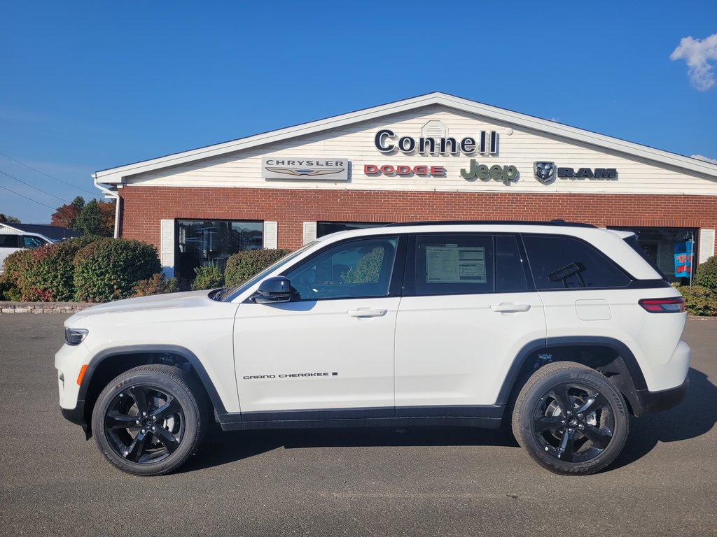 2025  Grand Cherokee ALTITUDE in Woodstock, New Brunswick - 7 - w1024h768px