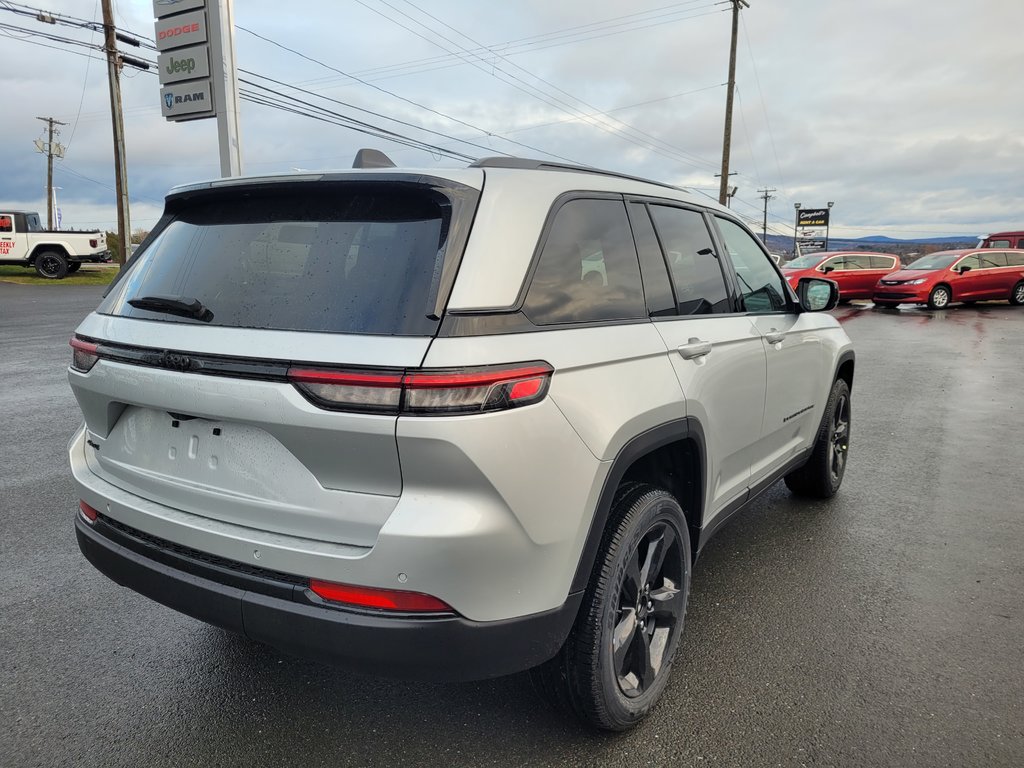 2025  Grand Cherokee ALTITUDE in Woodstock, New Brunswick - 6 - w1024h768px