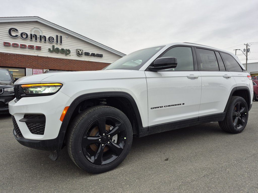 Jeep Grand Cherokee LAREDO ALTITUDE 2025 à Woodstock, Nouveau-Brunswick - 1 - w1024h768px