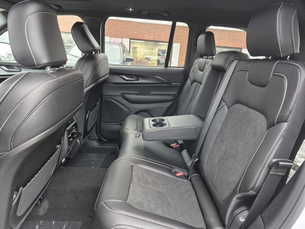 Jeep Grand Cherokee LAREDO ALTITUDE 2025 à Woodstock, Nouveau-Brunswick - 10 - w1024h768px