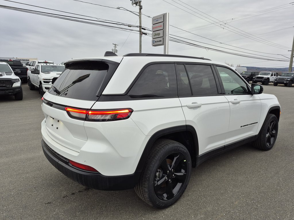 Jeep Grand Cherokee LAREDO ALTITUDE 2025 à Woodstock, Nouveau-Brunswick - 5 - w1024h768px