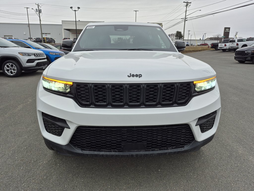 Jeep Grand Cherokee LAREDO ALTITUDE 2025 à Woodstock, Nouveau-Brunswick - 2 - w1024h768px