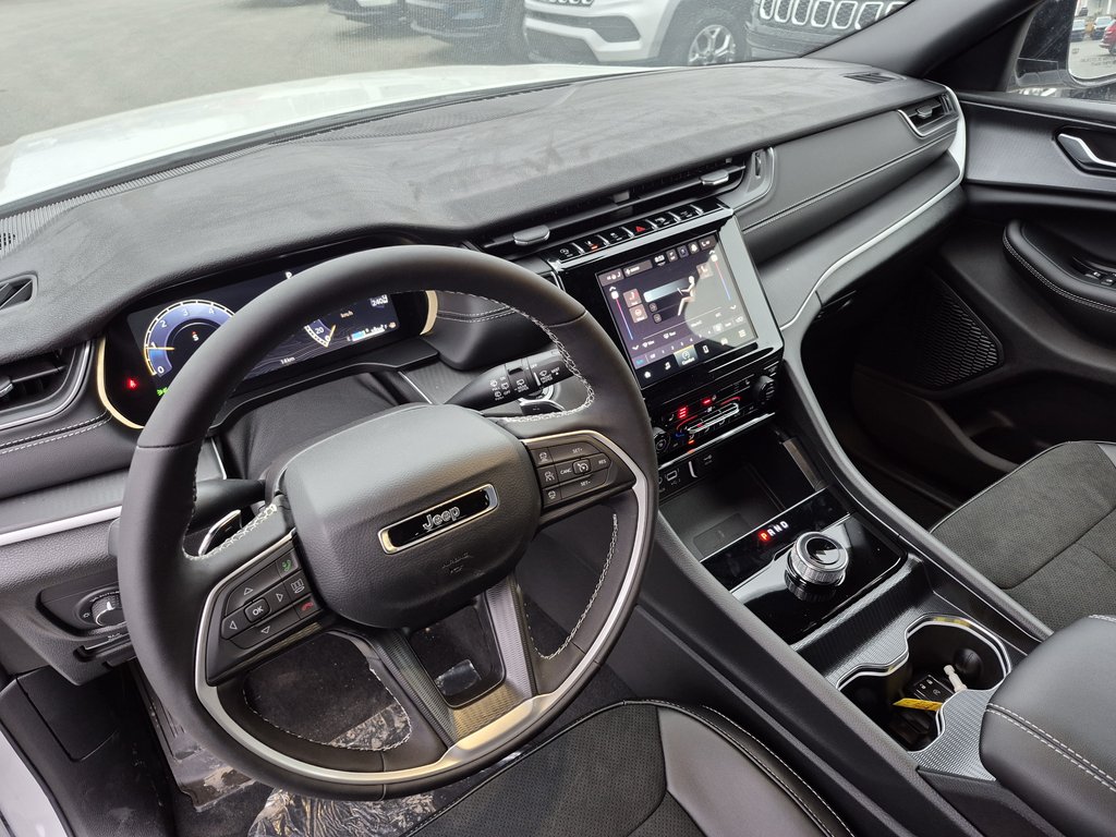 Jeep Grand Cherokee LAREDO ALTITUDE 2025 à Woodstock, Nouveau-Brunswick - 9 - w1024h768px