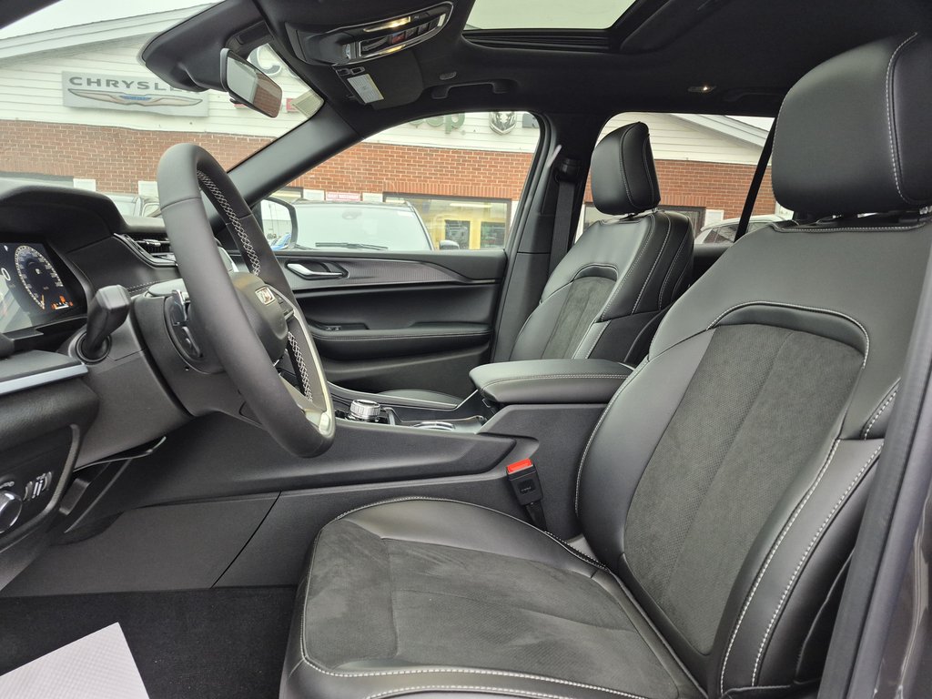 2025 Jeep Grand Cherokee LAREDO ALTITUDE in Woodstock, New Brunswick - 9 - w1024h768px