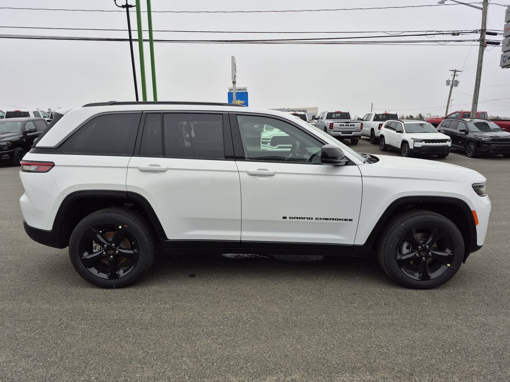 2026 Jeep Grand Cherokee ALTITUDE in Woodstock, New Brunswick - 4 - w1024h768px