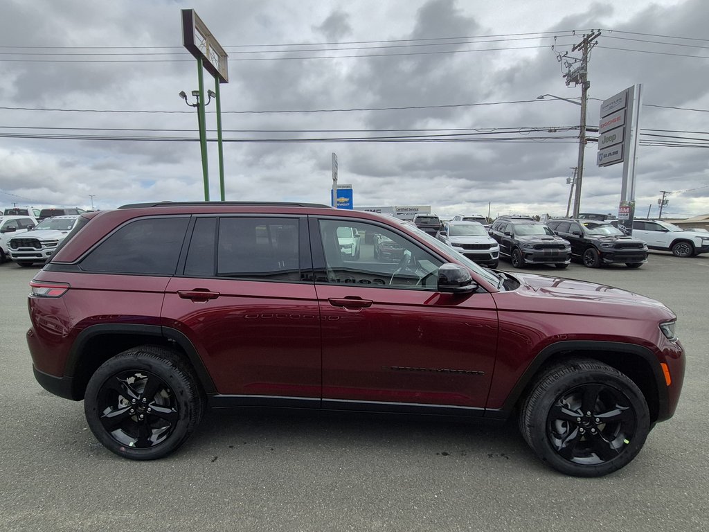 2026 Jeep Grand Cherokee ALTITUDE in Woodstock, New Brunswick - 4 - w1024h768px