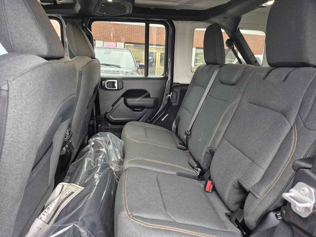 Jeep Wrangler 4-Door SPORT S 2026 à Woodstock, Nouveau-Brunswick - 11 - w1024h768px