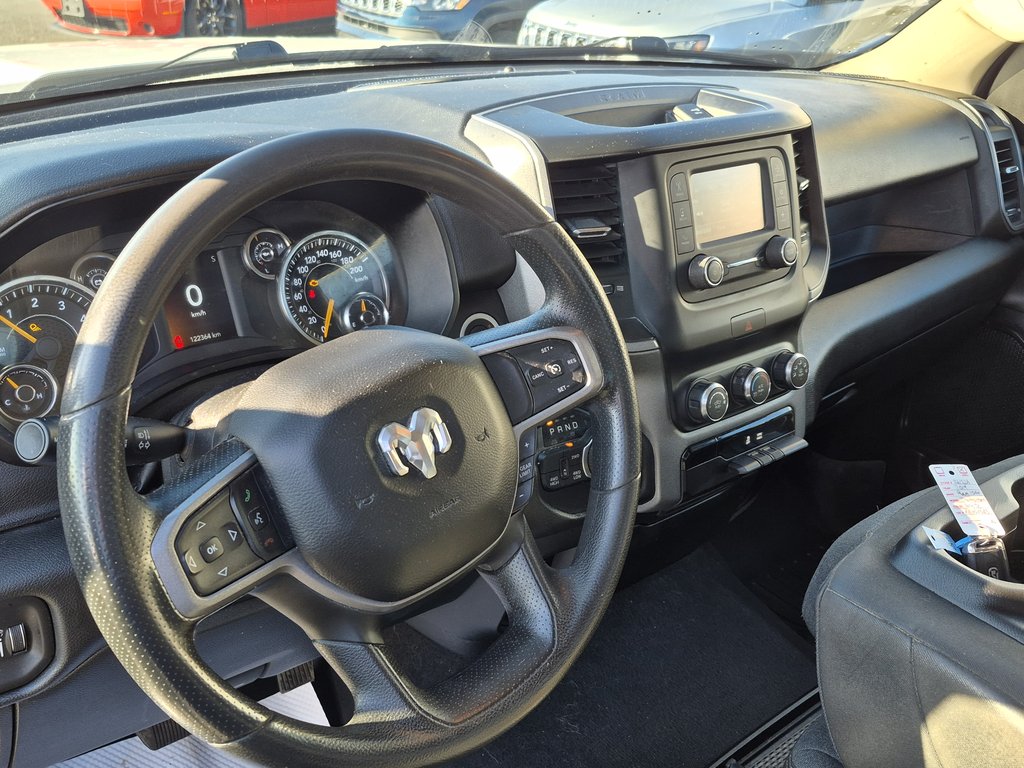 Ram 1500 SXT Quad 2019 à Woodstock, Nouveau-Brunswick - 10 - w1024h768px