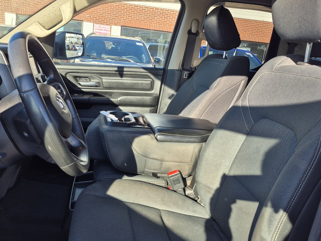 Ram 1500 SXT Quad 2019 à Woodstock, Nouveau-Brunswick - 9 - w1024h768px