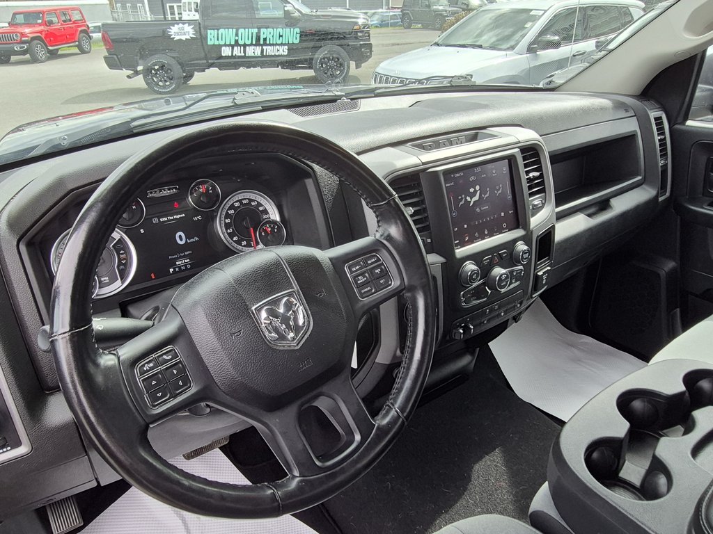 2021 Ram 1500 Express Quad in Woodstock, New Brunswick - 10 - w1024h768px