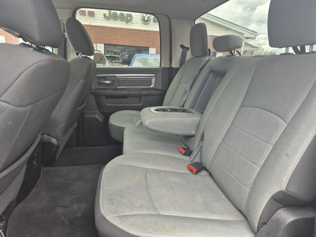 Ram 1500 SLT Crew 2023 à Woodstock, Nouveau-Brunswick - 11 - w1024h768px