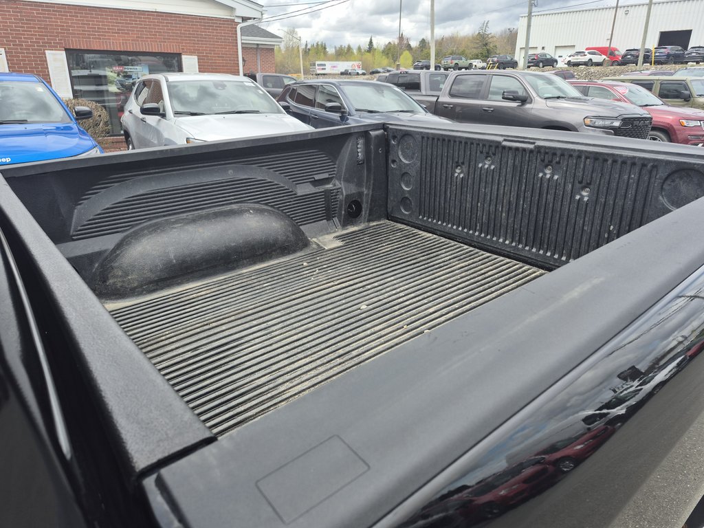 Ram 1500 SLT Crew 2023 à Woodstock, Nouveau-Brunswick - 12 - w1024h768px