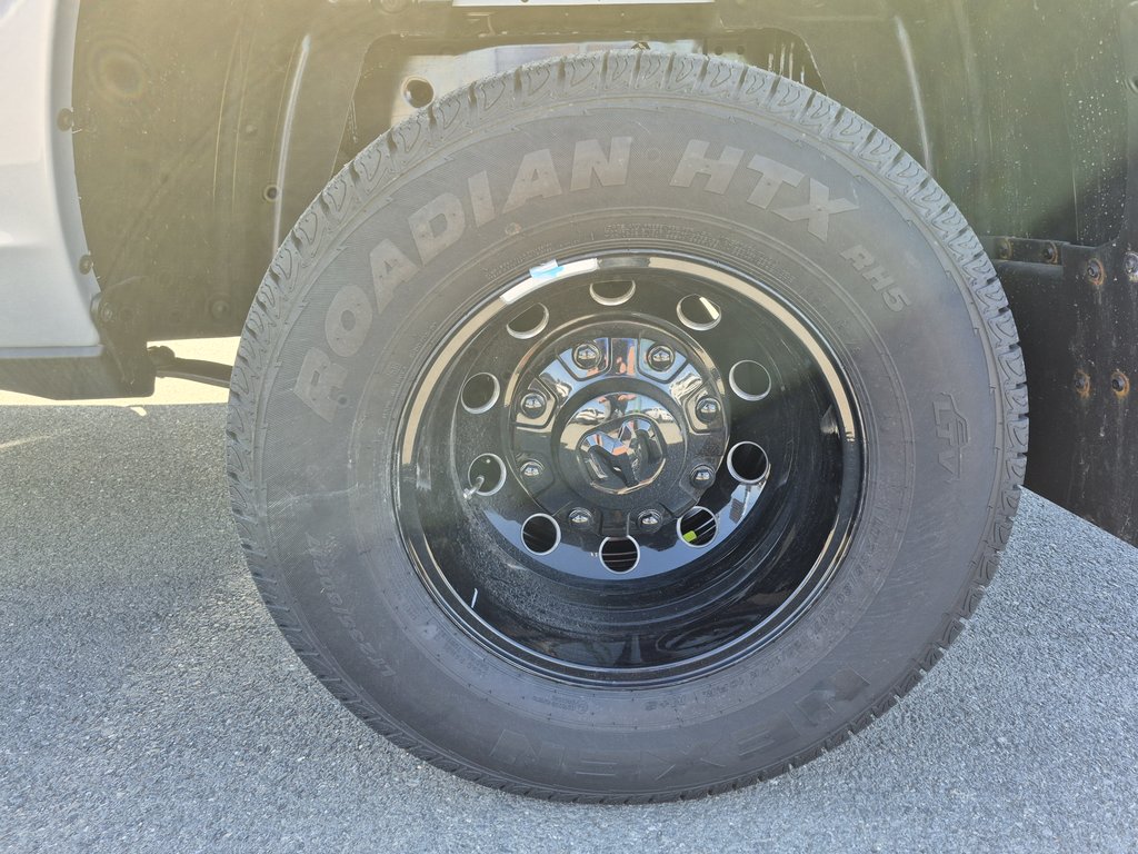 2026 Ram 3500 Big Horn in Woodstock, New Brunswick - 12 - w1024h768px