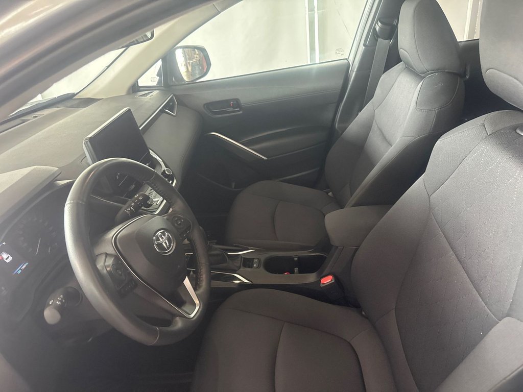 Toyota Corolla Cross LE FWD 2023 à Cowansville, Québec - 6 - w1024h768px