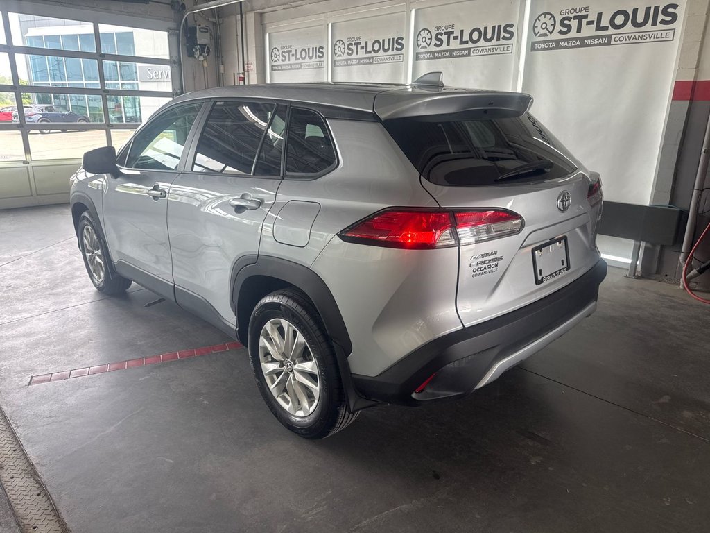Toyota Corolla Cross LE FWD 2023 à Cowansville, Québec - 3 - w1024h768px