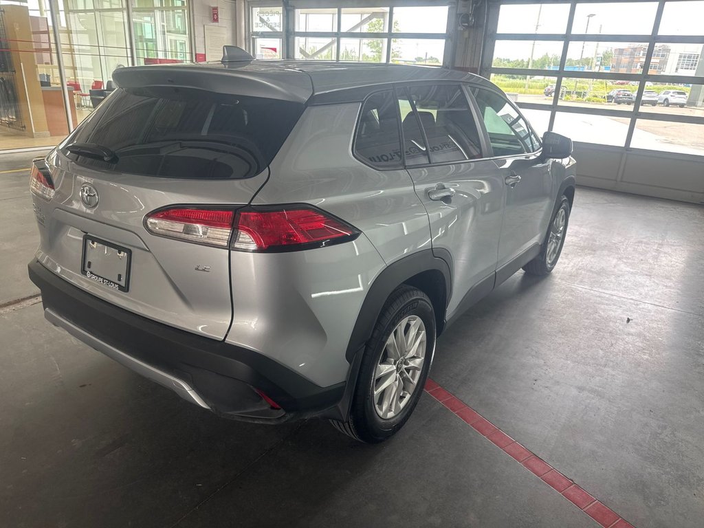 Toyota Corolla Cross LE FWD 2023 à Cowansville, Québec - 4 - w1024h768px