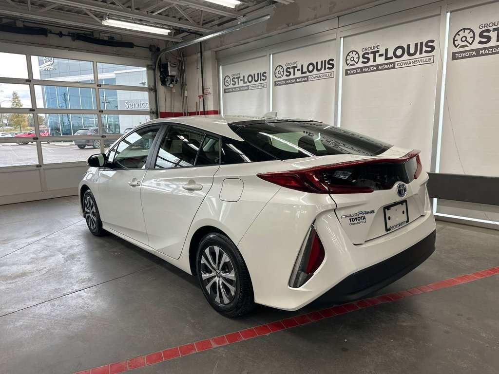 Toyota PRIUS PRIME UPGRADE 2022 à Cowansville, Québec - 3 - w1024h768px