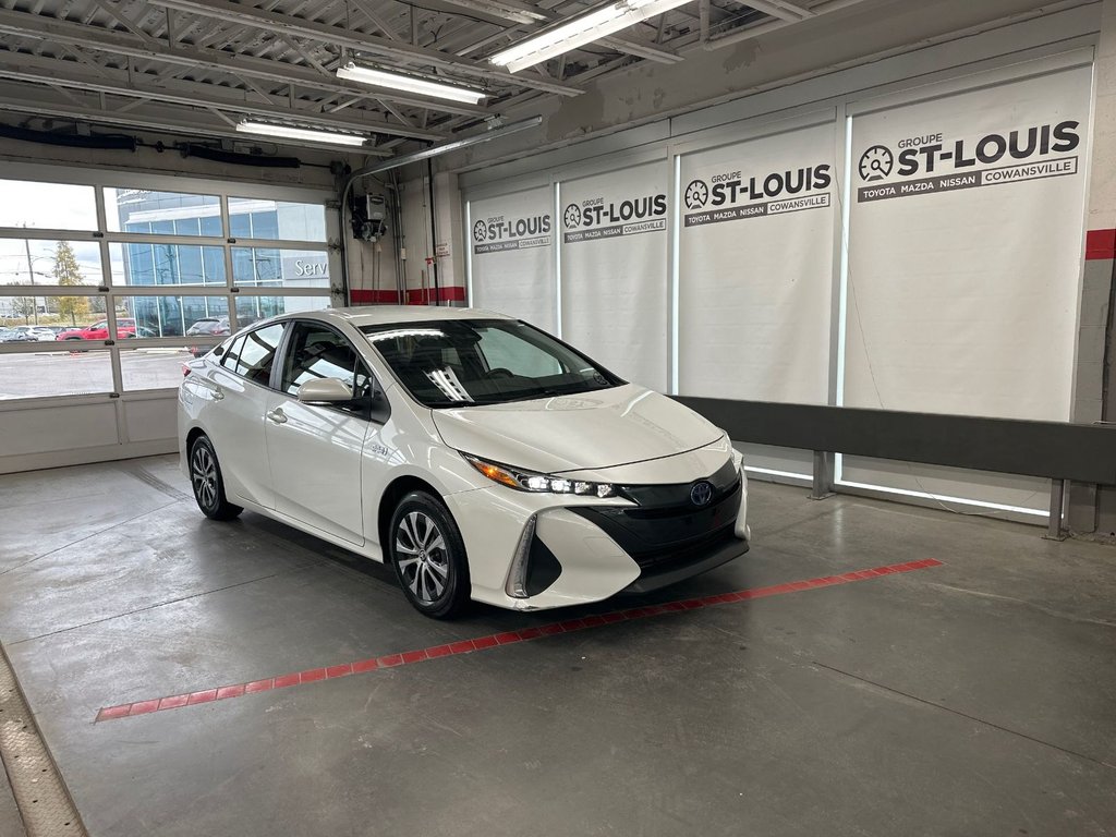 Toyota PRIUS PRIME UPGRADE 2022 à Cowansville, Québec - 6 - w1024h768px