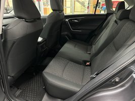 Toyota RAV4 XLE AWD 2024 à Cowansville, Québec - 6 - w1024h768px