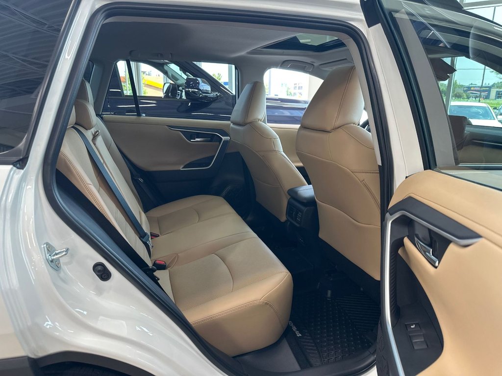 Toyota RAV4 Hyb Ltd 2024: 21 332 km - Cowansville Toyota 2024 à Cowansville, Québec - 2 - w1024h768px