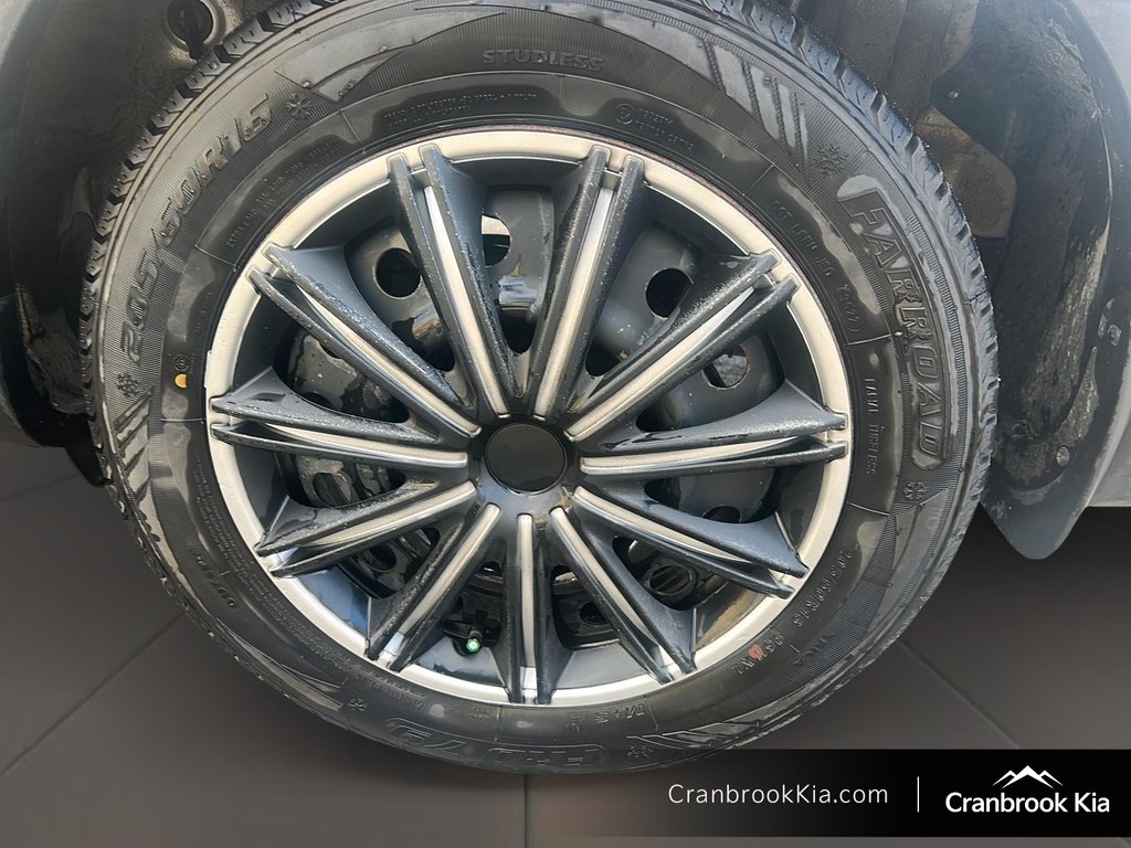 2023 Hyundai VENUE ULTIMATE BLACK-6