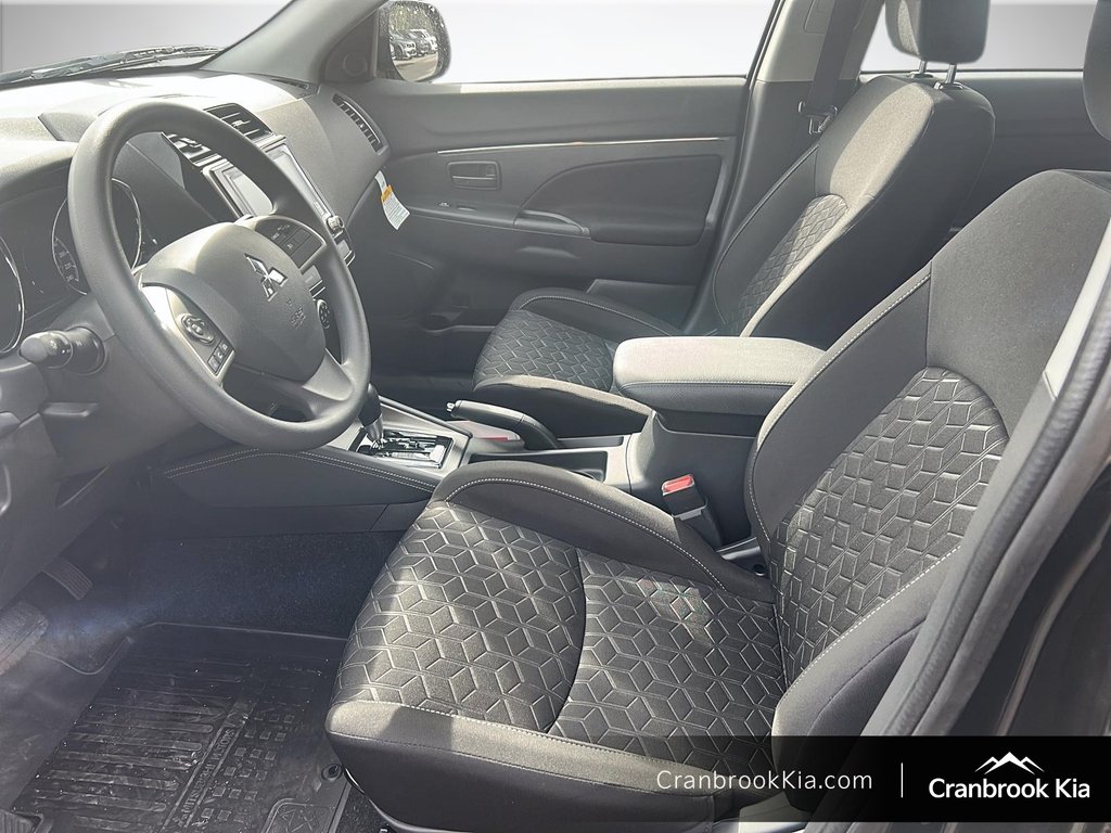 2025 Mitsubishi RVR ES-7