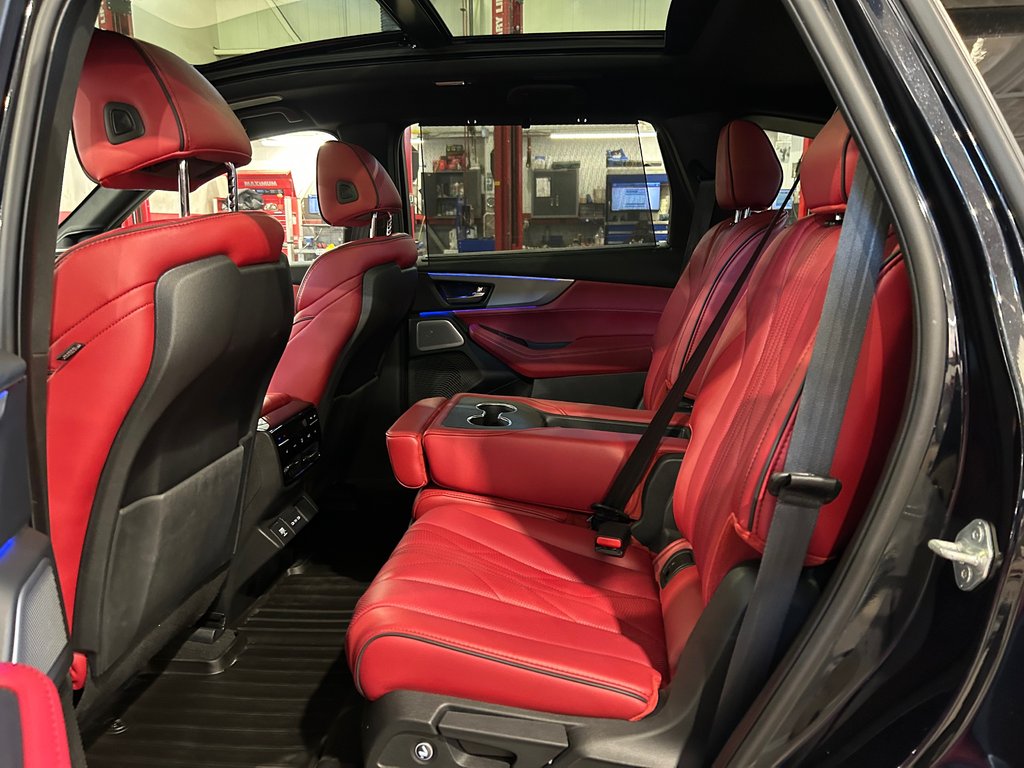 Acura MDX Platinum Elite A-Spec, CUIR ROUGE, 7 PASSAGERS 2025 à Mirabel, Québec - 32 - w1024h768px