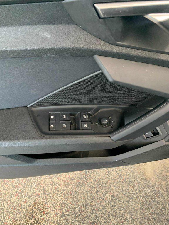 2022 Audi A3 SEDAN Komfort 40, 8 PNEUS, AUCUN ACCIDENT, TOIT, AWD in Mirabel, Quebec - 21 - w1024h768px