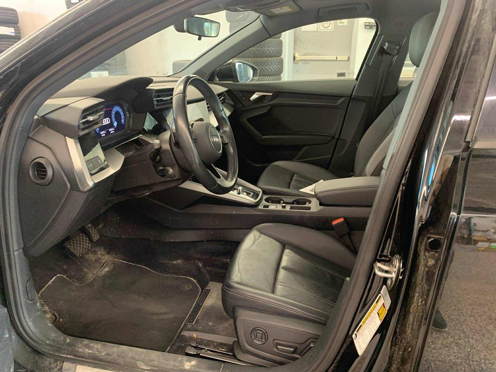 2022 Audi A3 SEDAN Komfort 40, 8 PNEUS, AUCUN ACCIDENT, TOIT, AWD in Mirabel, Quebec - 5 - w1024h768px