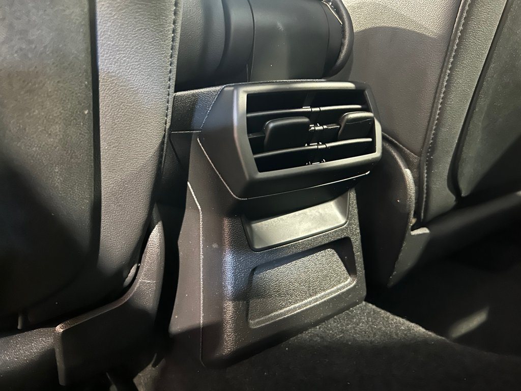 2022 Audi A3 SEDAN Komfort 40, 8 PNEUS, AUCUN ACCIDENT, TOIT, AWD in Mirabel, Quebec - 29 - w1024h768px