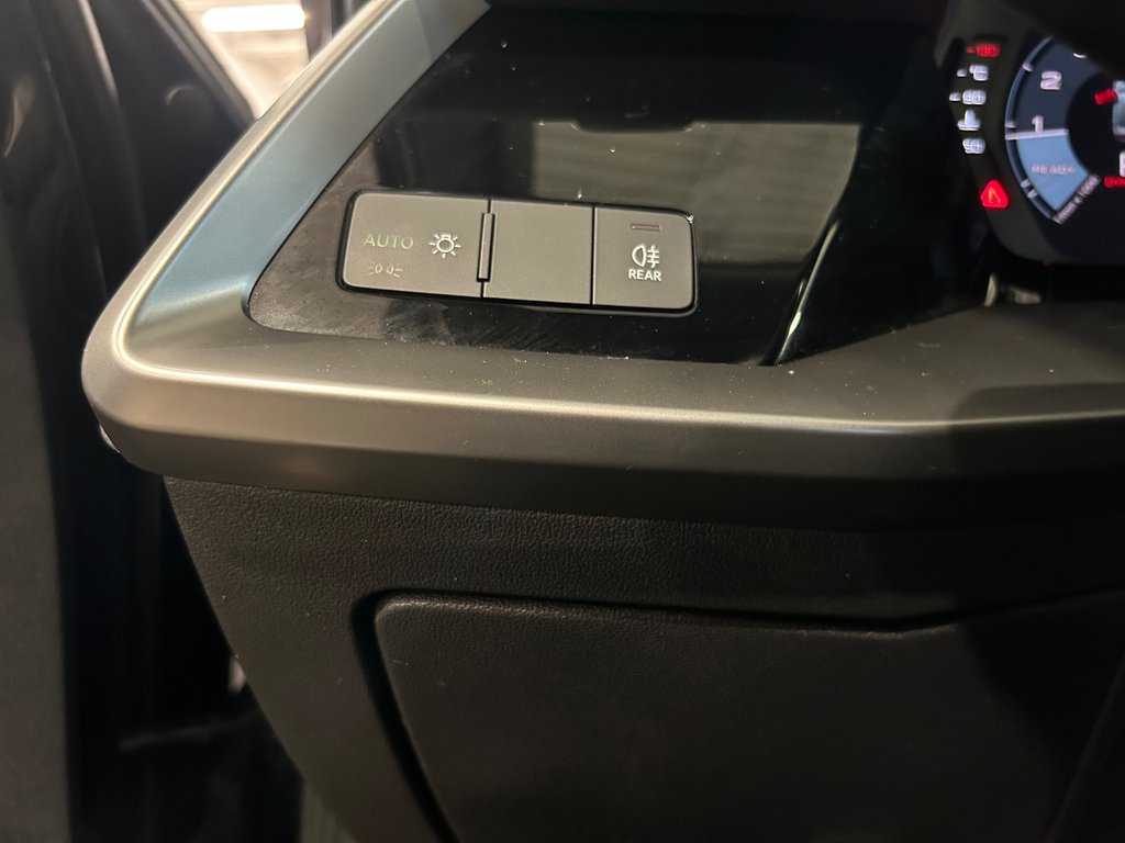 2022 Audi A3 SEDAN Komfort 40, 8 PNEUS, AUCUN ACCIDENT, TOIT, AWD in Mirabel, Quebec - 22 - w1024h768px