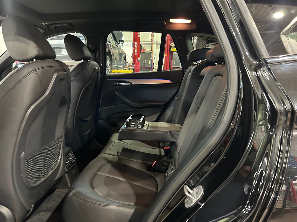 2020 BMW X1 XDrive28i, JAMAIS ACCIDENTÉ, 8 PNEUS ET 8 MAGS in Mirabel, Quebec - 30 - w1024h768px