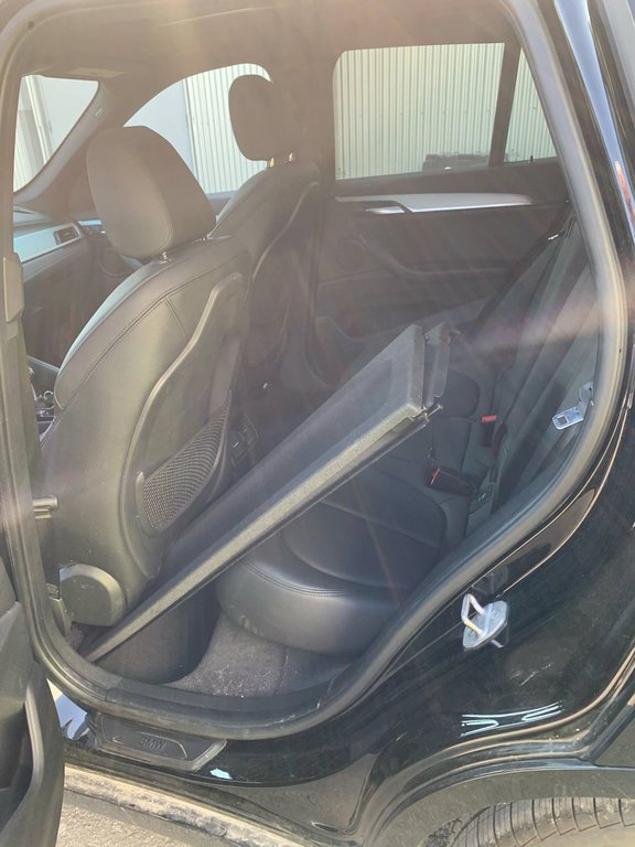 2020 BMW X1 XDrive28i, JAMAIS ACCIDENTÉ, 8 PNEUS ET 8 MAGS in Mirabel, Quebec - 16 - w1024h768px