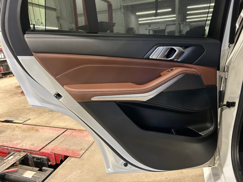 2020 BMW X5 xDrive40i, M Sport Package, 8 PNEUS ET 8 MAGS in Mirabel, Quebec - 32 - w1024h768px