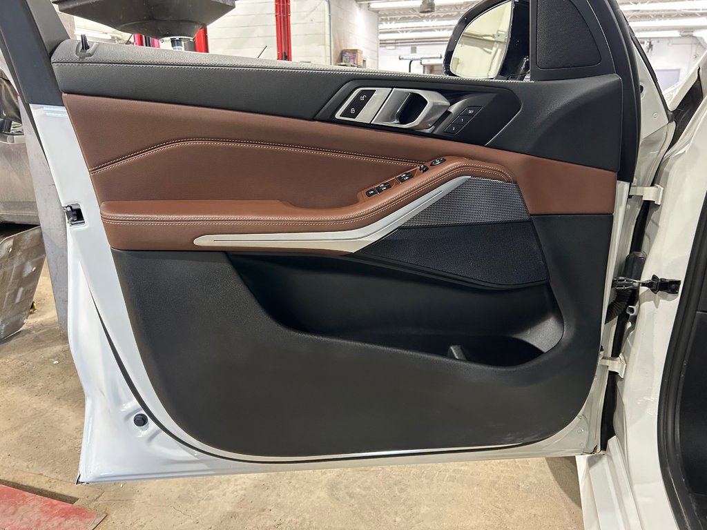 2020 BMW X5 xDrive40i, M Sport Package, 8 PNEUS ET 8 MAGS in Mirabel, Quebec - 9 - w1024h768px