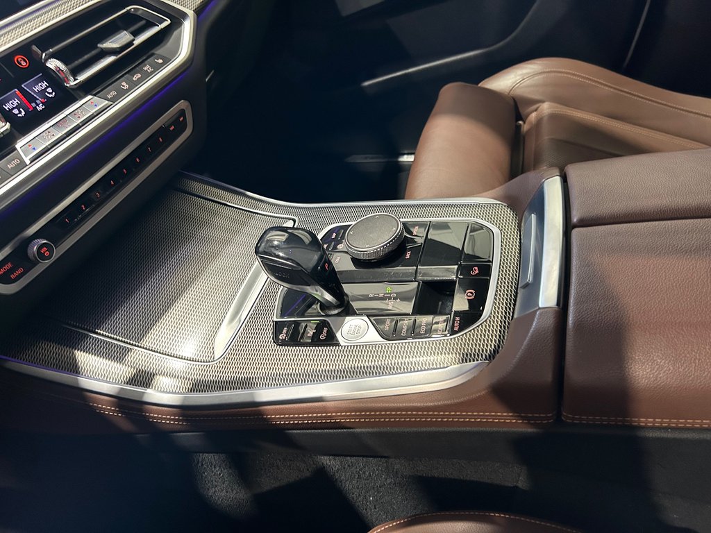 2020 BMW X5 xDrive40i, M Sport Package, 8 PNEUS ET 8 MAGS in Mirabel, Quebec - 23 - w1024h768px