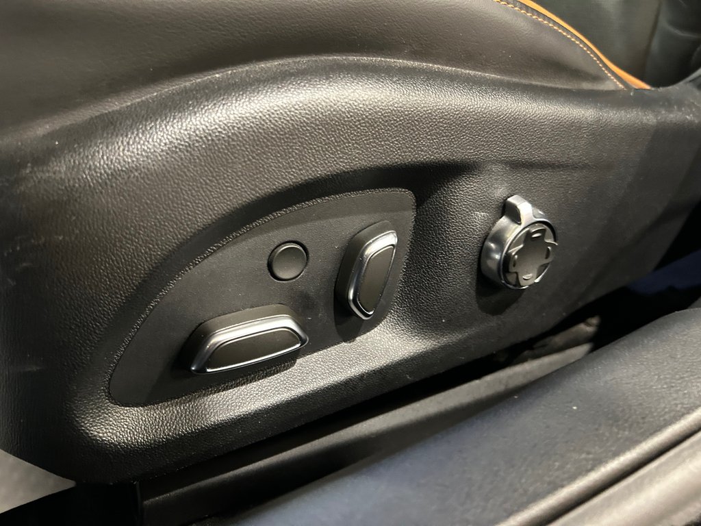 2022 Cadillac CT4-V JAMAIS ACCIDENTÉ, 2 ENSEMBLENT DE MAGS, AWD in Mirabel, Quebec - 12 - w1024h768px