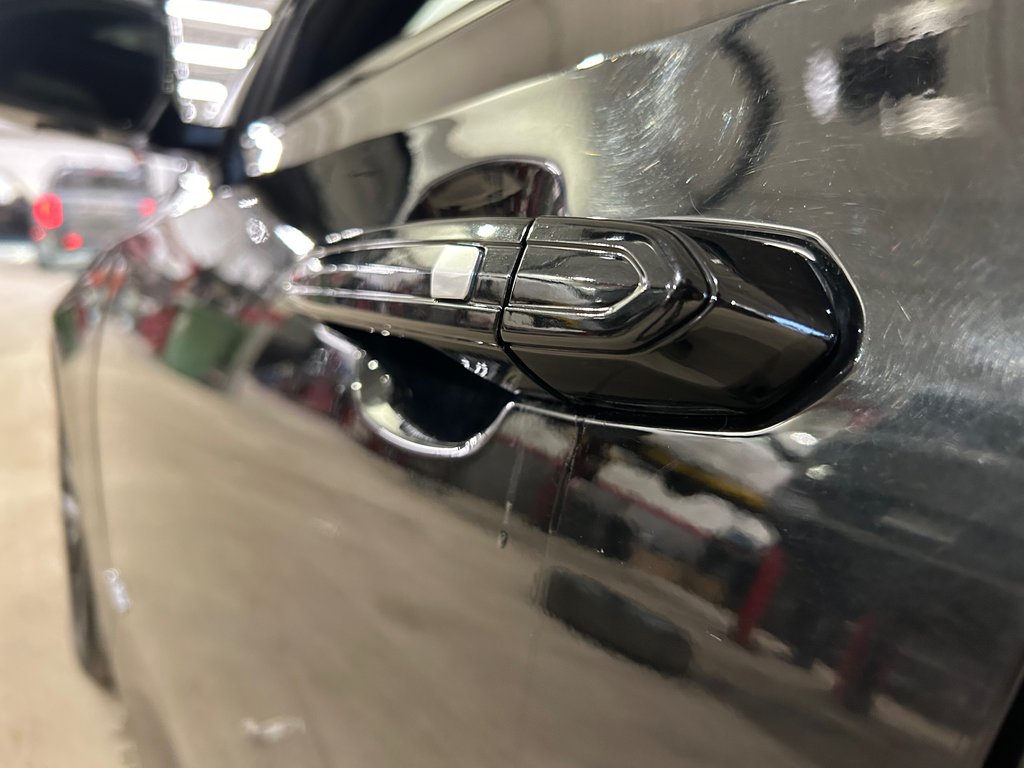 2022 Cadillac CT4-V JAMAIS ACCIDENTÉ, 2 ENSEMBLENT DE MAGS, AWD in Mirabel, Quebec - 17 - w1024h768px