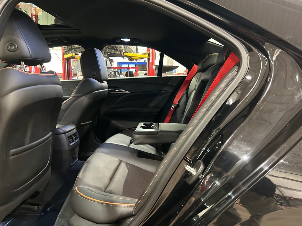 2022 Cadillac CT4-V JAMAIS ACCIDENTÉ, 2 ENSEMBLENT DE MAGS, AWD in Mirabel, Quebec - 31 - w1024h768px