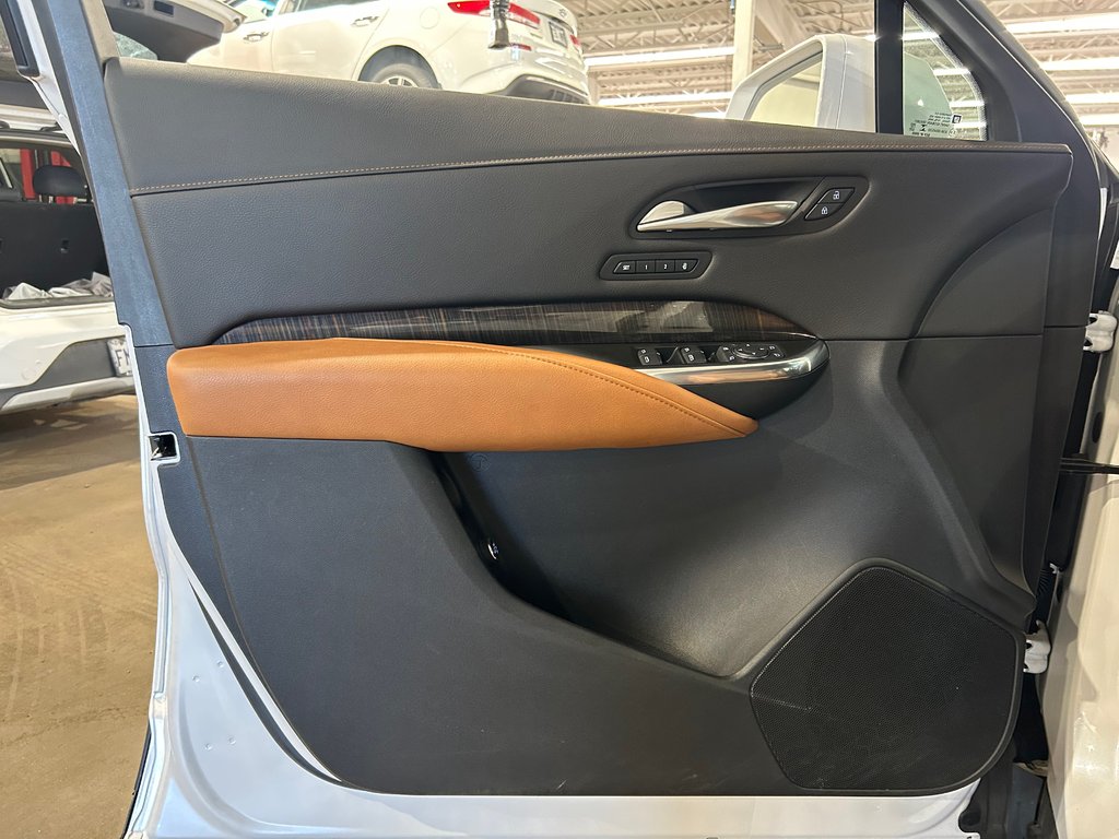 Cadillac XT4 AWD Sport, JAMAIS ACCIDENTÉ, CUIR, TOIT, AWD 2019 à Mirabel, Québec - 8 - w1024h768px