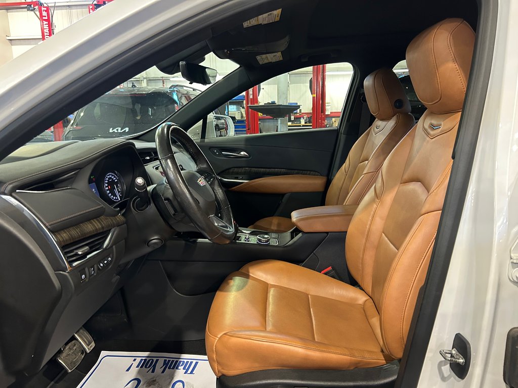 Cadillac XT4 AWD Sport, JAMAIS ACCIDENTÉ, CUIR, TOIT, AWD 2019 à Mirabel, Québec - 10 - w1024h768px