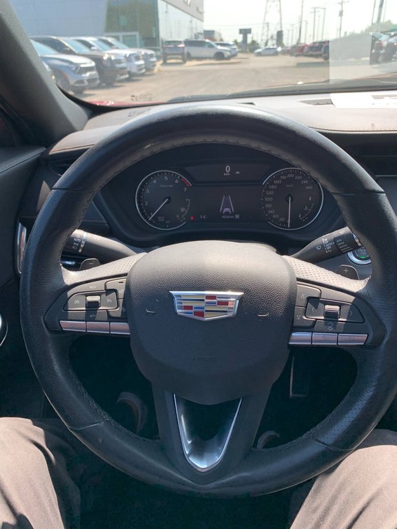 2023 Cadillac XT4 SPORT, AUCUN ACCIDENT, TOIT, MAGS, AWD in Mirabel, Quebec - 8 - w1024h768px